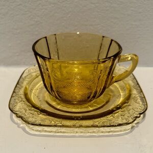 Vintage 1930s Madrid Amber Federal Glass Coffee/Tea Cups w/ Plates (Selling set)